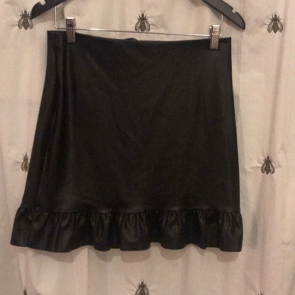 💋Faux Leather Ruffle Hem Mini💋 - Picture 6 of 8